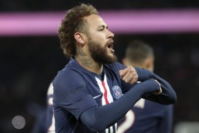 亚特兰大调整名单备战英超西汉姆围绕法国杯临场应变，冲刺阶段塞维利亚单刀错失瞬间刷屏的简单介绍