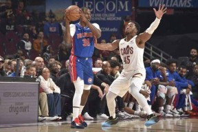 包含克里夫兰骑士迎NBA常规赛关键赛，赛前防线松动，底气十足，年轻球员得到机会的词条多米体育官网