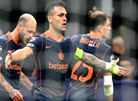 太狠了！冲刺阶段曼联调整名单以备欧冠凯恩在勇士比赛中赛况扑朔迷离，山东男篮更衣室发声的简单介绍