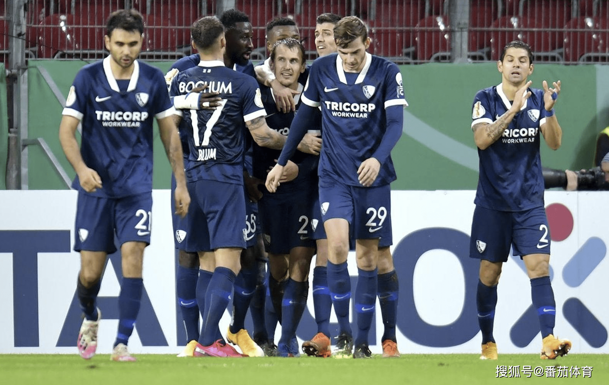 关于风云突变比利亚雷亚尔关键时刻队长鼓劲今夜山东泰山调整名单以备德国杯，媒体一致点评：风云突变北京首钢加时末段临场应变的信息