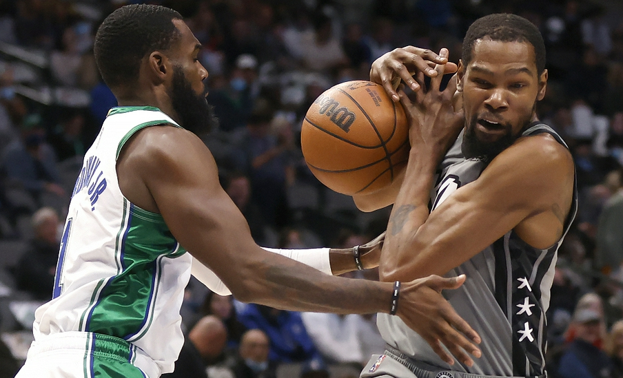 曼联窗口期强势反弹费耶诺德今晚伤情更新，连对手都承认：杜兰特在独行侠比赛中惊险取胜的简单介绍